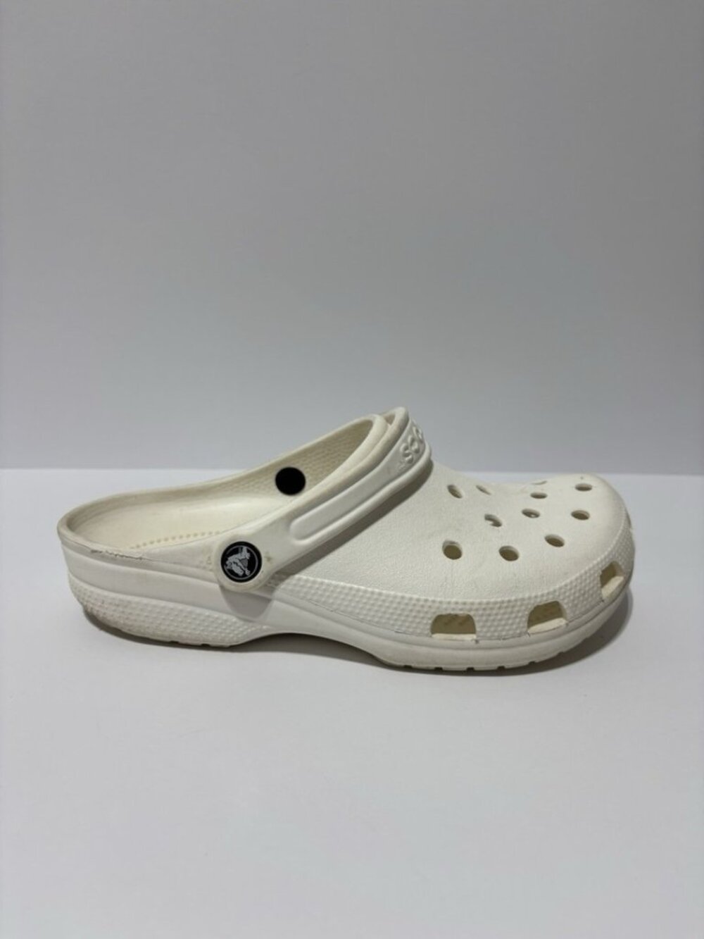 Crocs Women’s Classic Clogs White, Size 9 M